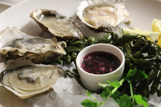 Fines de Claire oysters